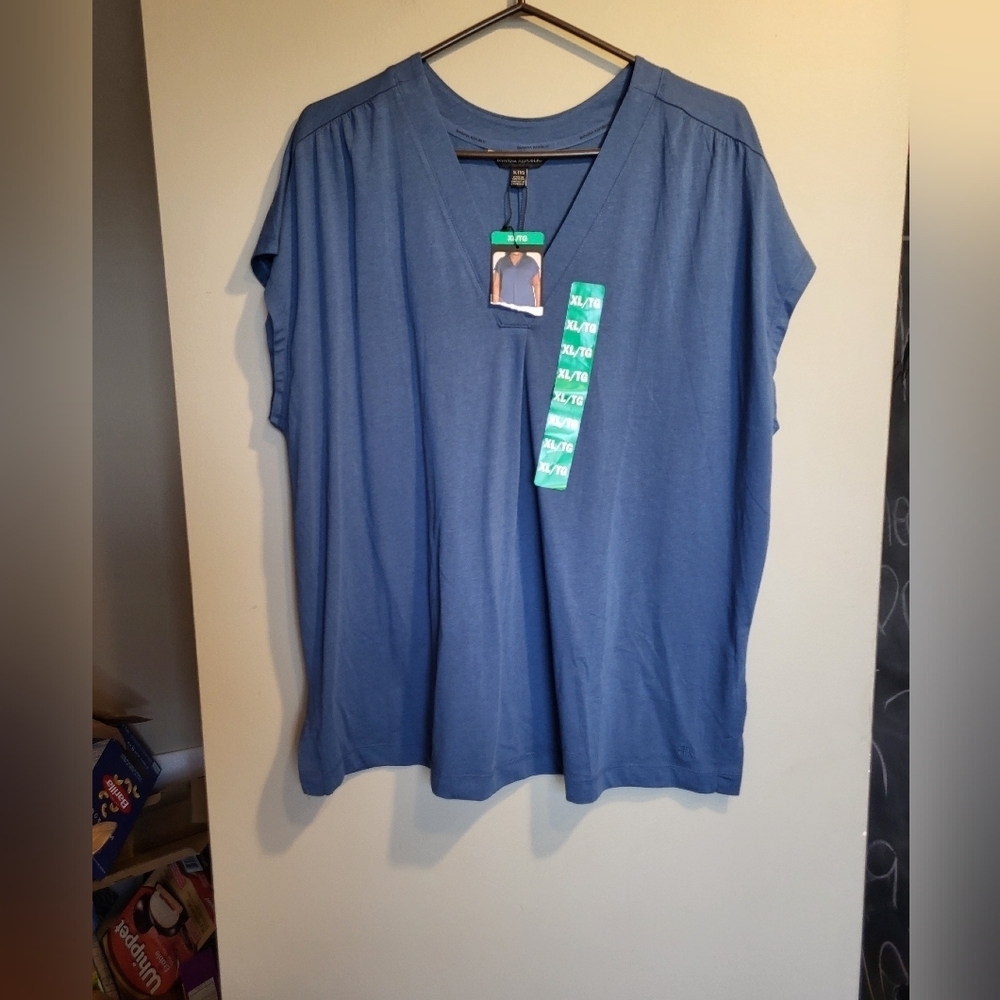 NEW-Banana Republic Blue V-Neck Tee, Size XL
